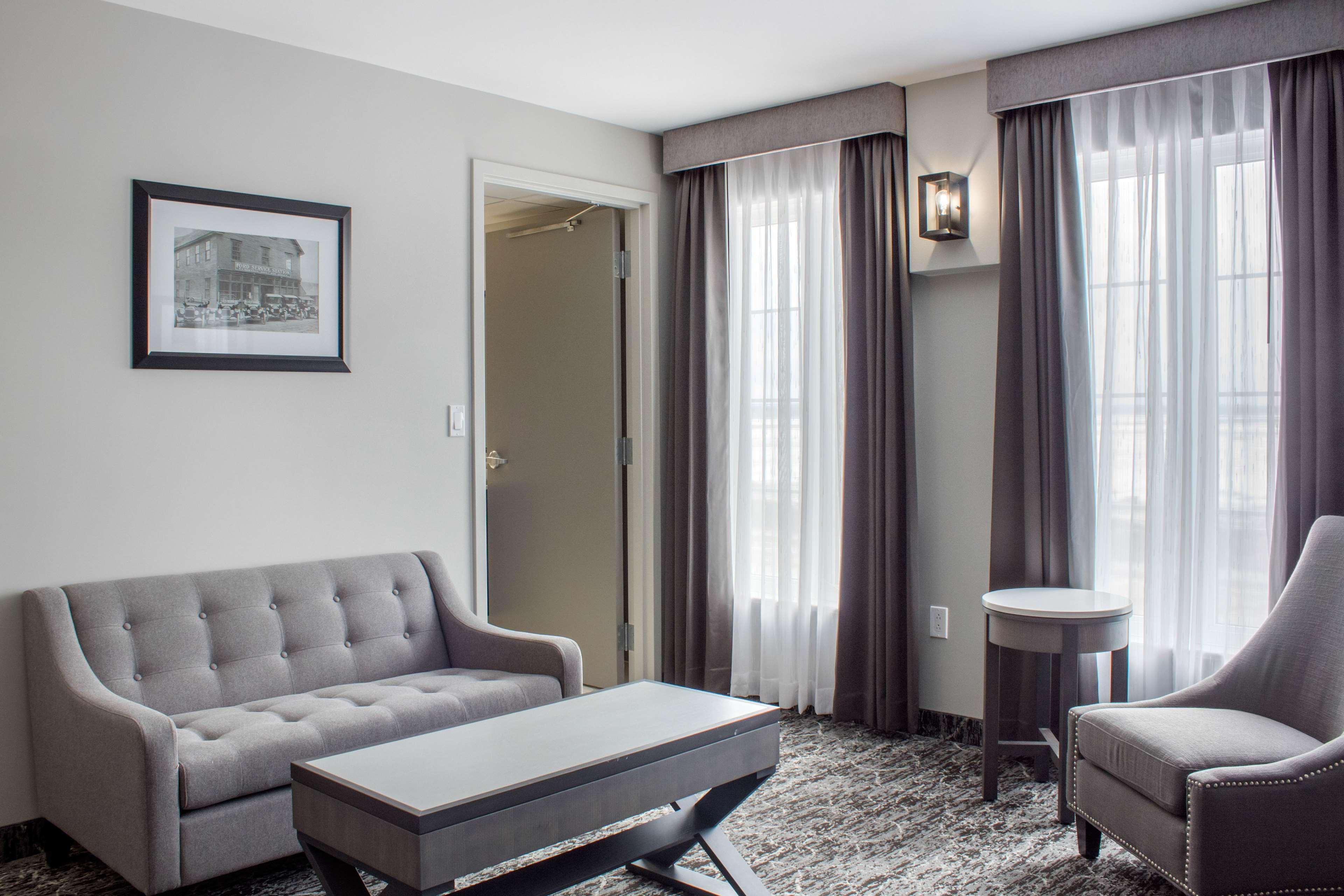 Chateau Moncton Trademark Collection By Wyndham Exterior photo