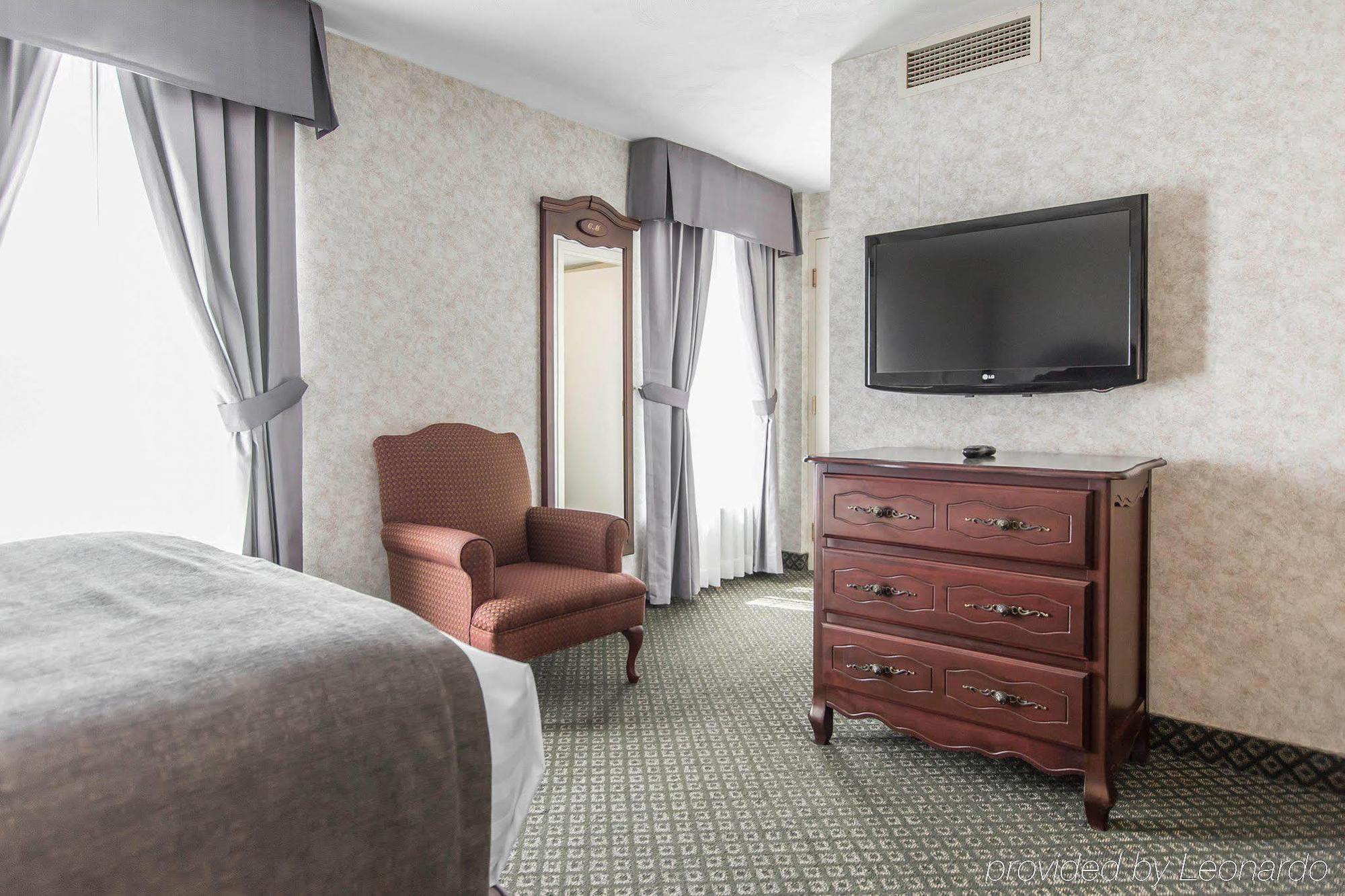 Chateau Moncton Trademark Collection By Wyndham Exterior photo