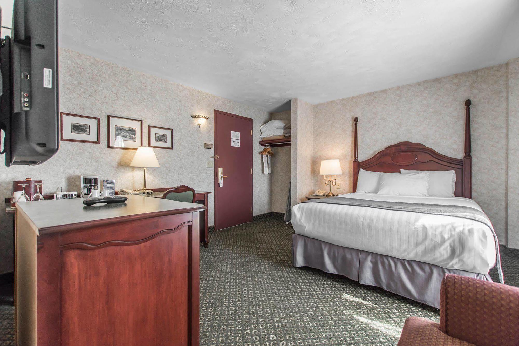 Chateau Moncton Trademark Collection By Wyndham Exterior photo
