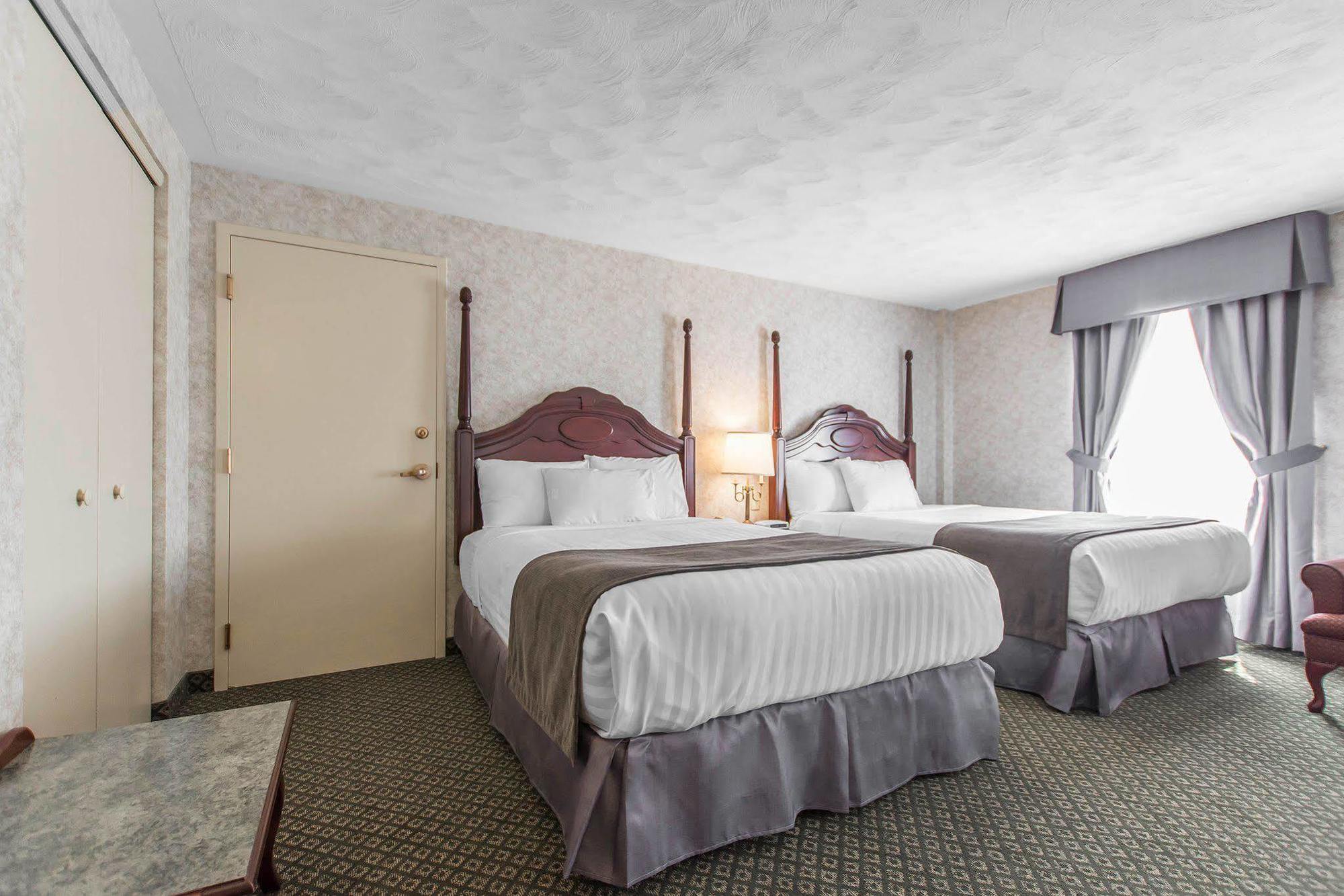 Chateau Moncton Trademark Collection By Wyndham Exterior photo