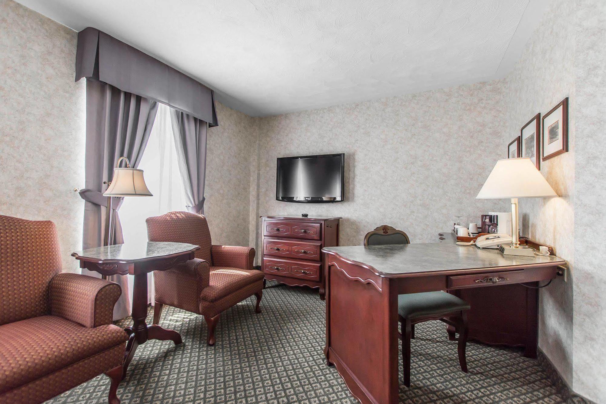 Chateau Moncton Trademark Collection By Wyndham Exterior photo
