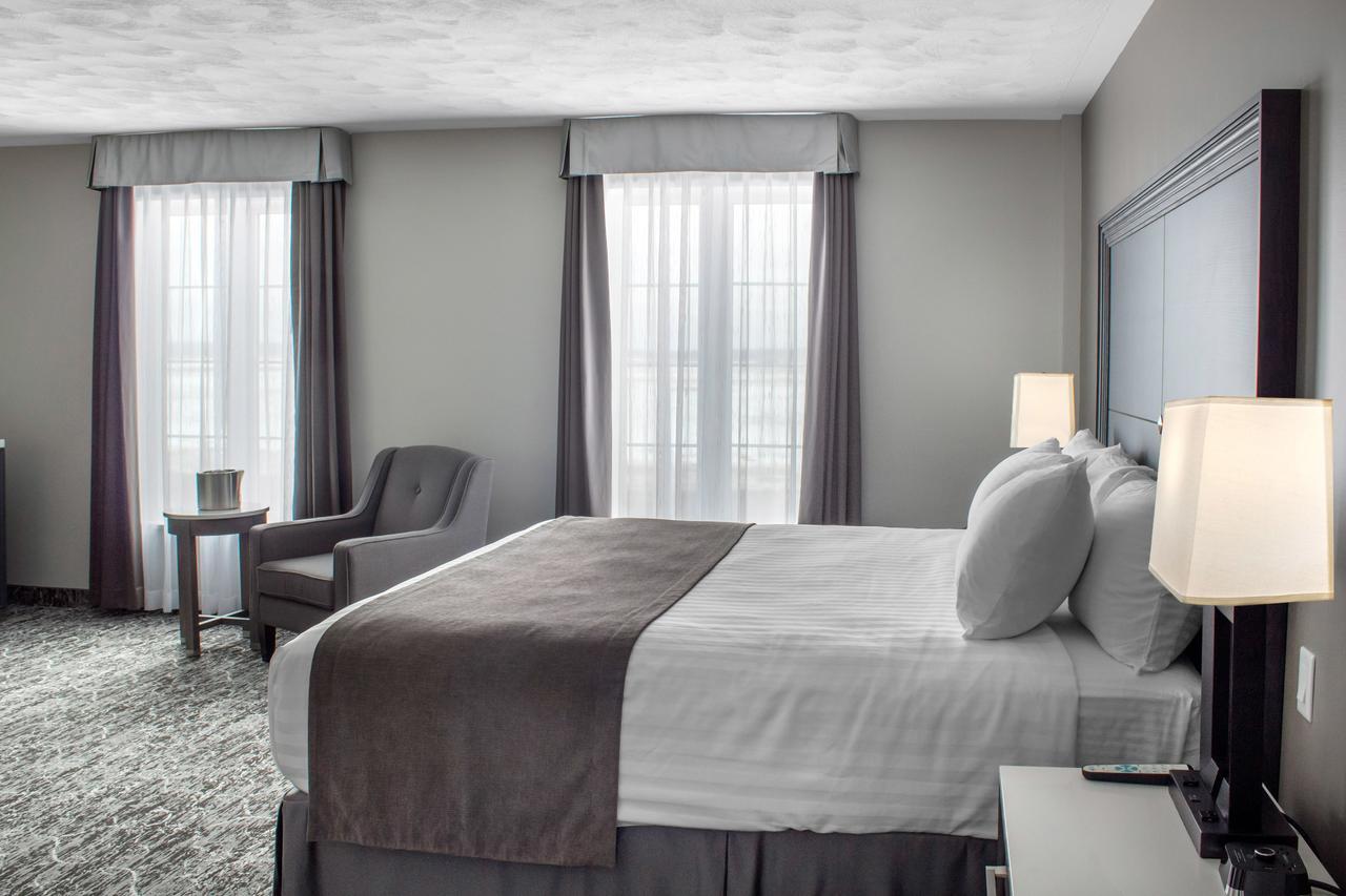 Chateau Moncton Trademark Collection By Wyndham Exterior photo