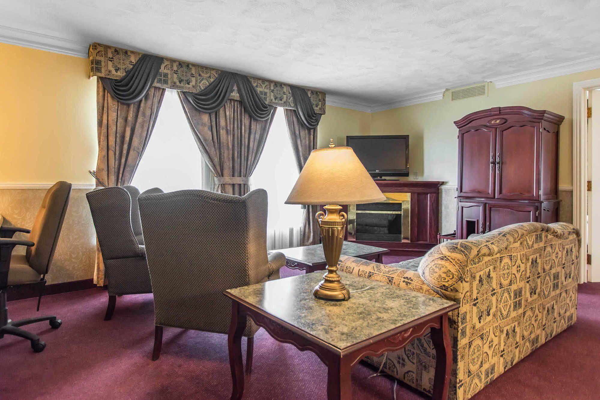 Chateau Moncton Trademark Collection By Wyndham Exterior photo