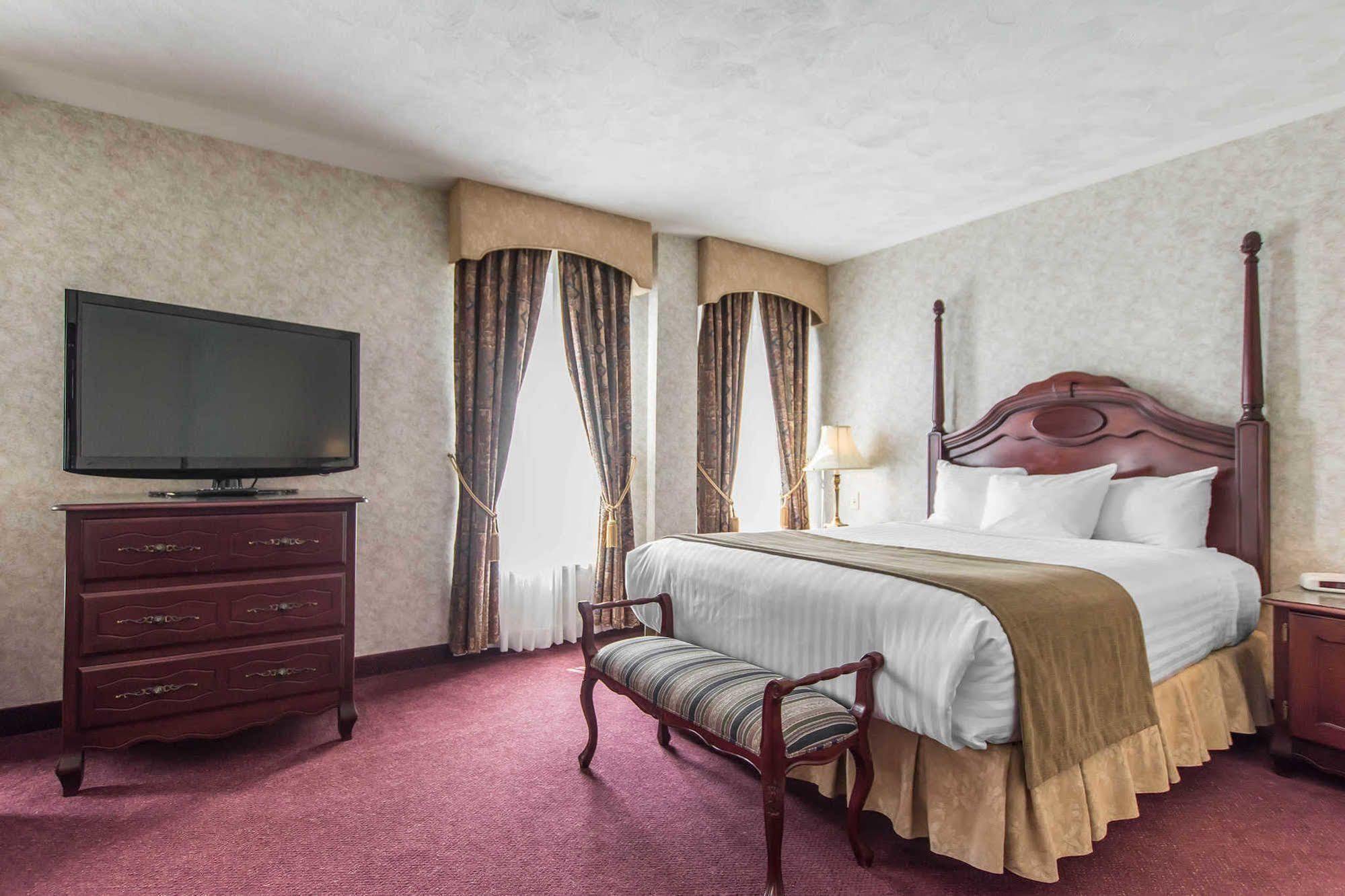 Chateau Moncton Trademark Collection By Wyndham Exterior photo